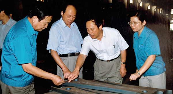 新一屆領導班子上任，掀開徐工變革發(fā)展新篇章