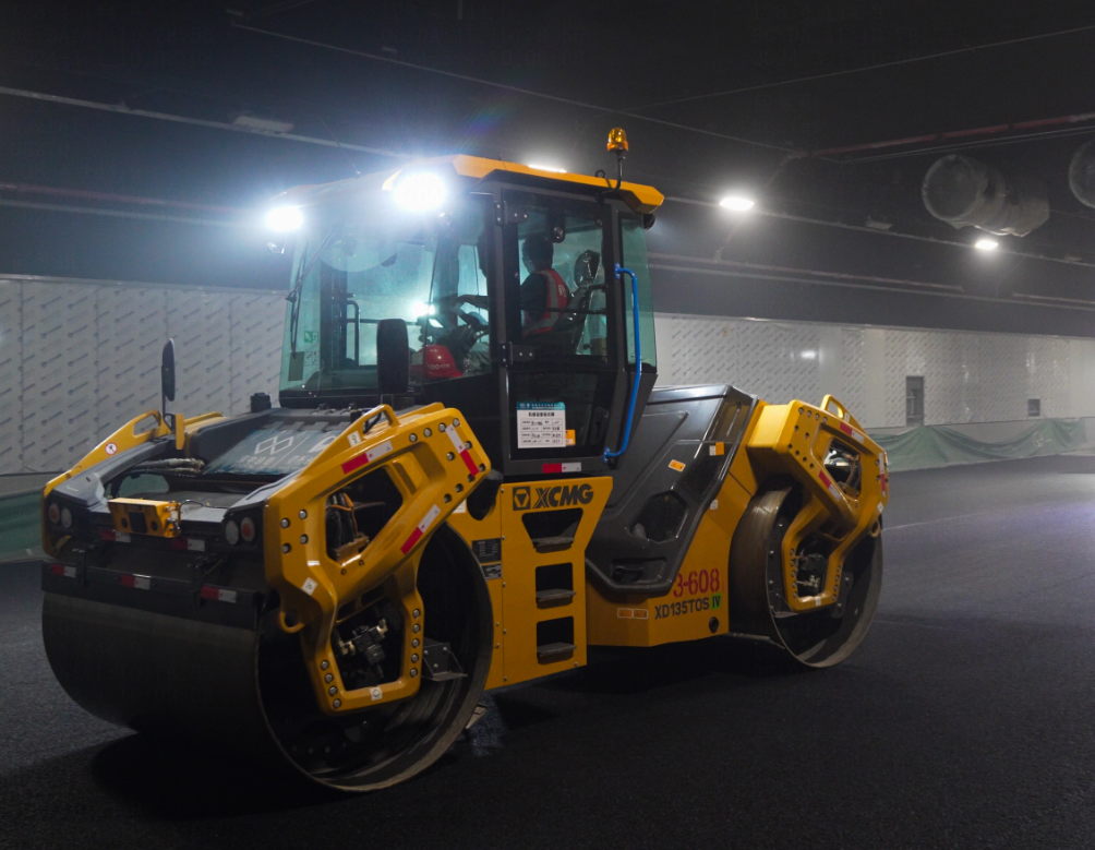粵港澳大灣區(qū)，徐工道路機械現(xiàn)身又一超級工程