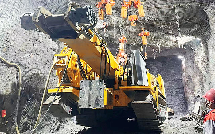 掘進磷礦！徐工XTR7/360掘進機點磷成金