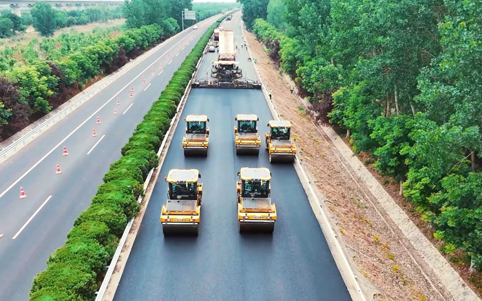 徐工數(shù)字化智能集群——連霍高速養(yǎng)護工程顯實力！