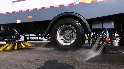 全力以“復(fù)”洗城清淤，徐工在行動！