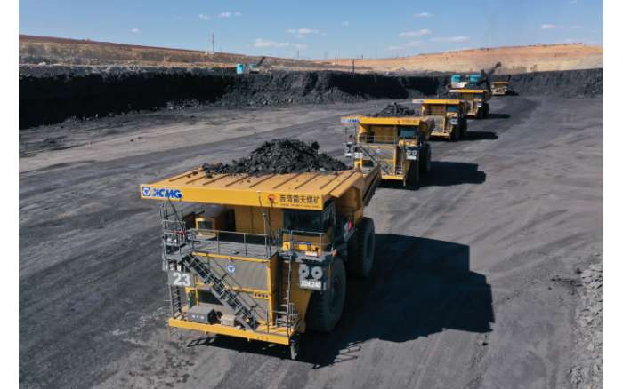 一人指揮10輛車！徐工加速智能化、無(wú)人化推進(jìn)