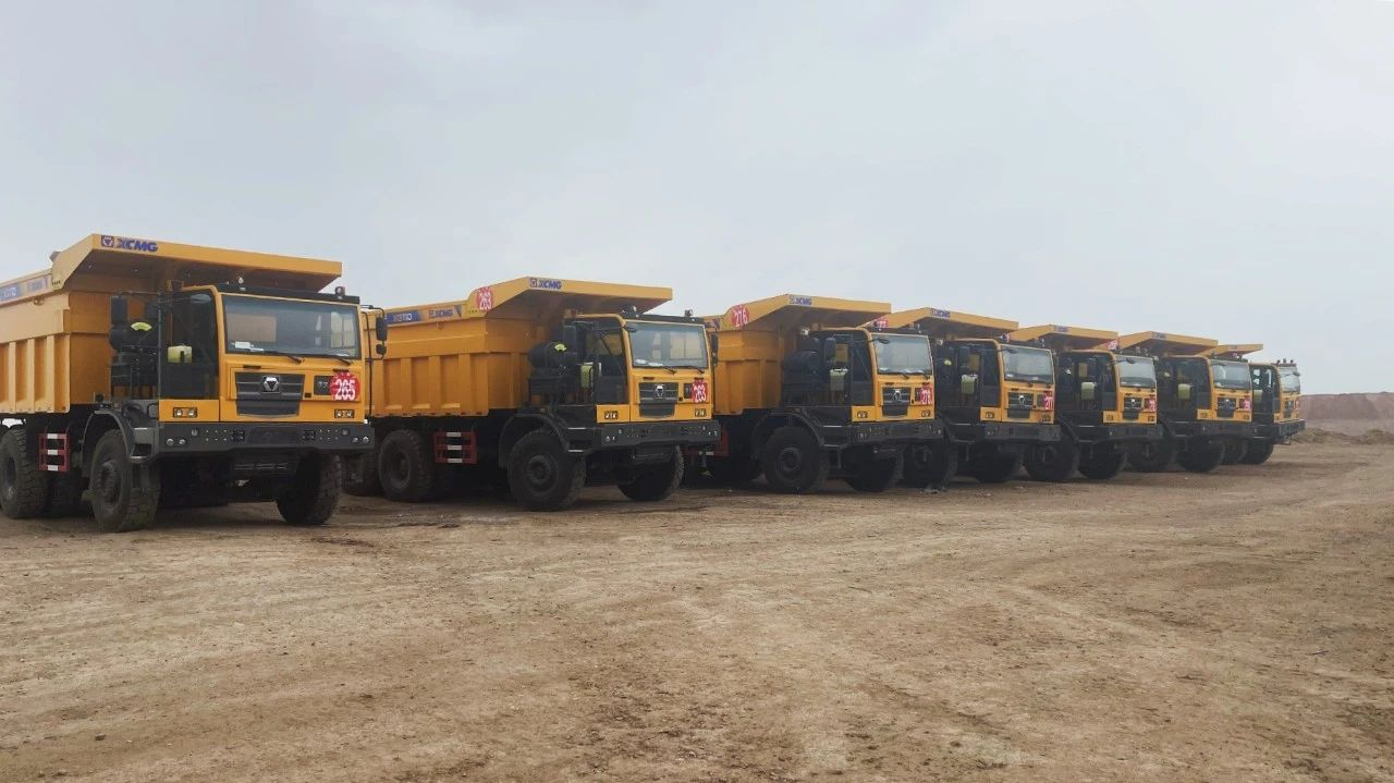 百臺(tái)交付！徐工礦卡賦能內(nèi)蒙古現(xiàn)代化礦山建設(shè)