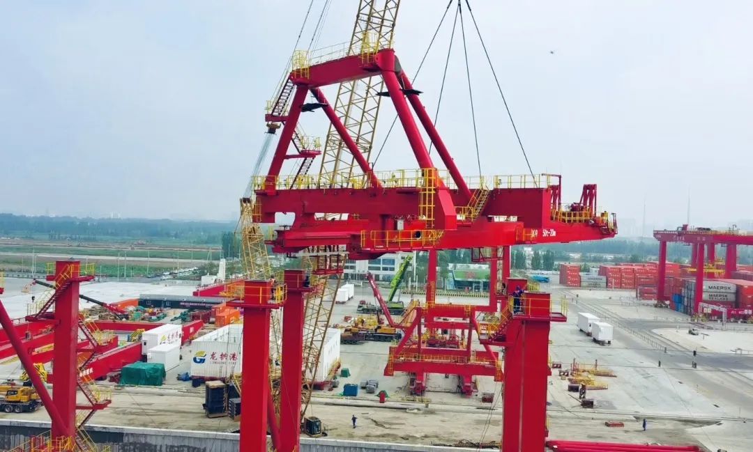 吊裝多元化！看徐工XGC500-I履帶起重機(jī)如何“吊”起重機(jī)