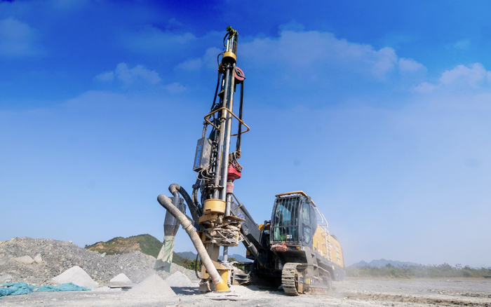 露天礦山，礦主們愛用徐工潛孔鉆！