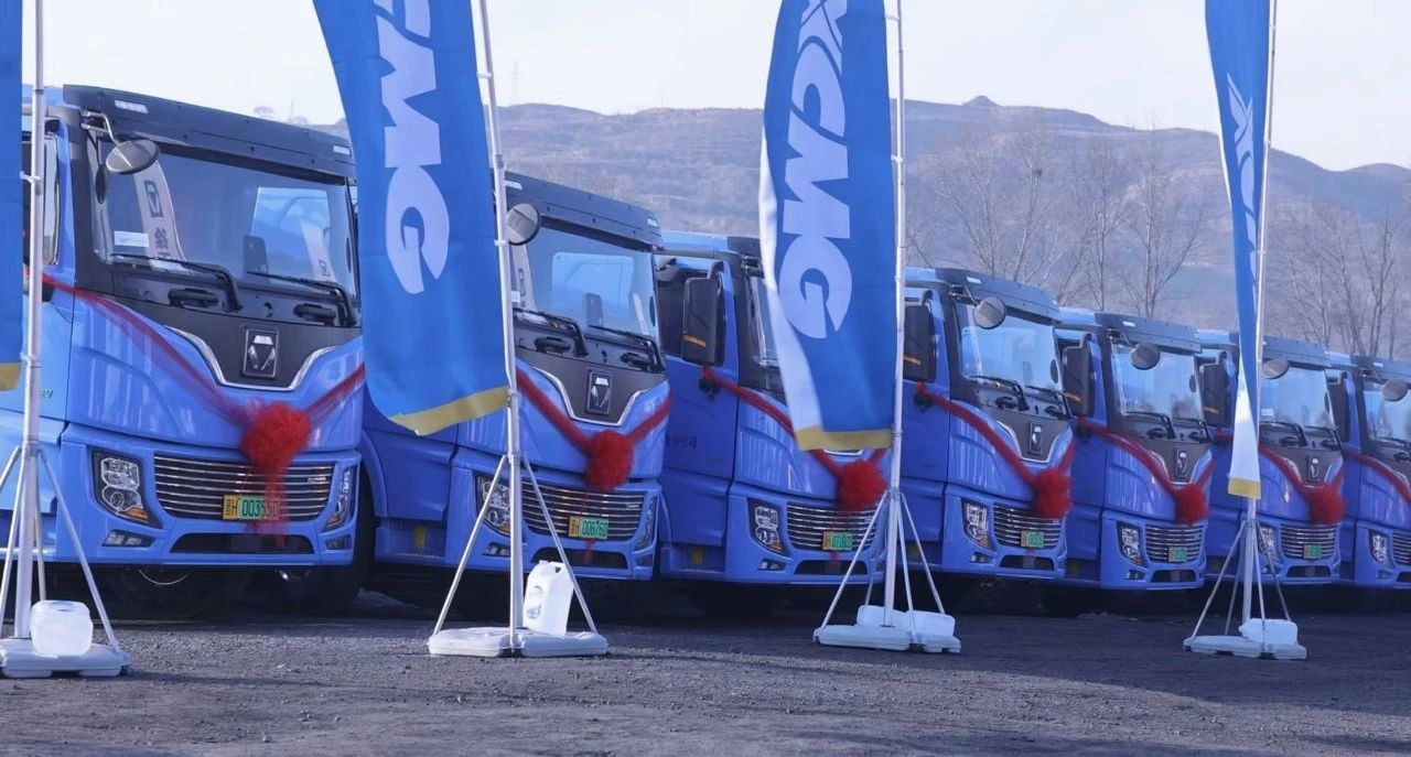 首季“開門紅”！百臺(tái)徐工新能源換電重卡交付山西