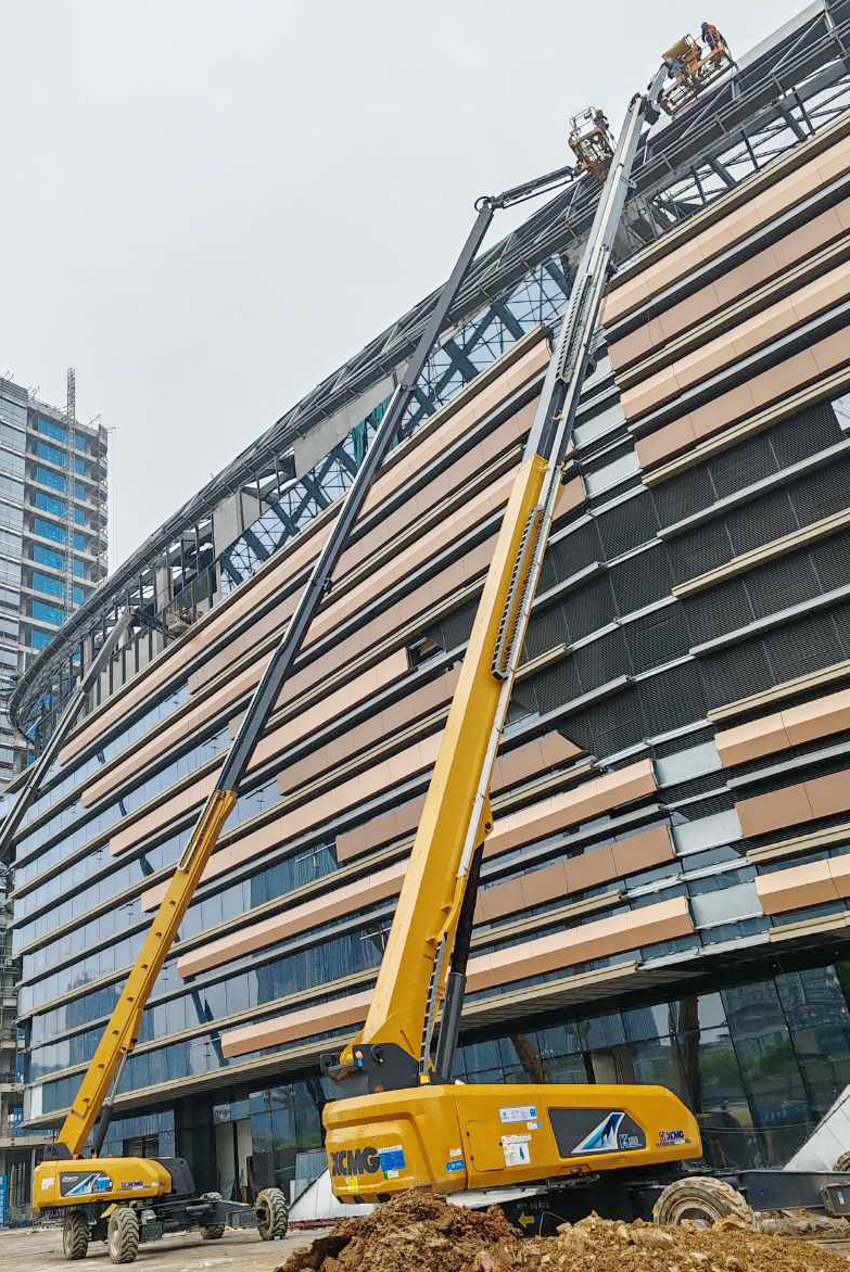 從藍(lán)圖到實(shí)景，徐工XGS40ACK-Li助力德清金融廣場(chǎng)崛起