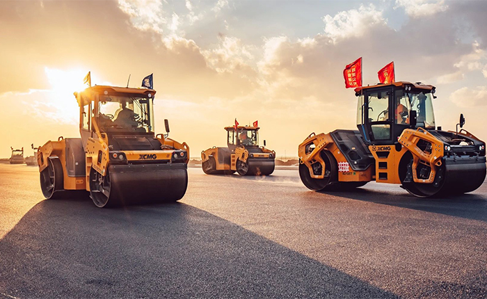 XD135T 壓路機：油面施工，智慧先行
