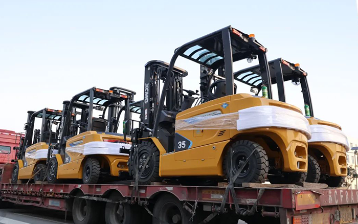 開門紅！百余臺(tái)徐工新能源叉車赴廣東→