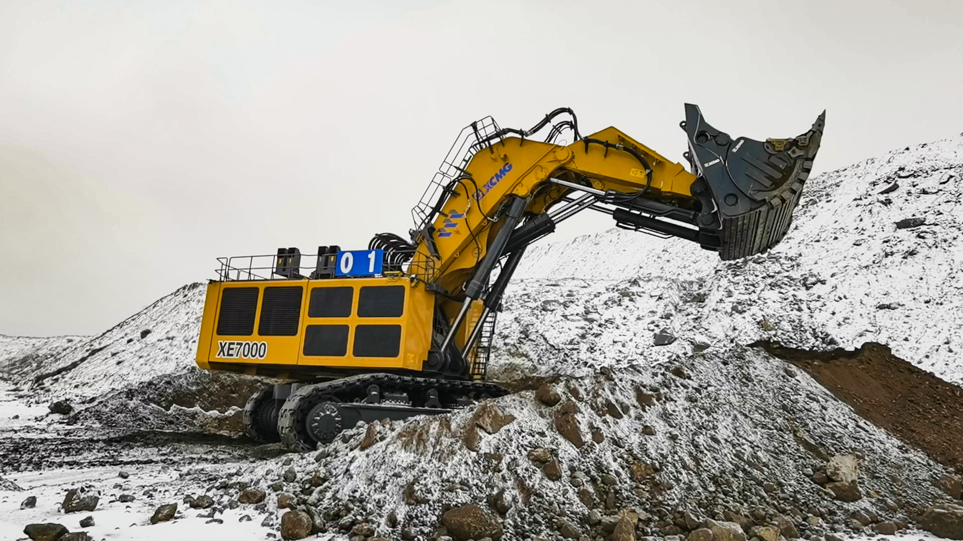 “神州第一挖”——XE7000不畏嚴(yán)寒，鐵骨錚錚