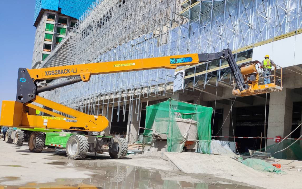 徐工高空利器，為河北邢臺(tái)某新能源廠房建設(shè) “加速”