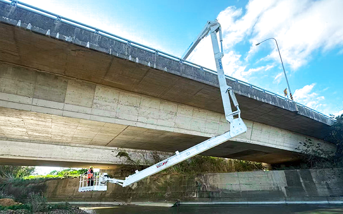 橋梁養(yǎng)護(hù)神器！徐工 QJZ18 筑牢橋梁安全防線