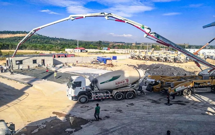 中柬同心，共建未來！徐工“智造”賦能柬埔寨基建