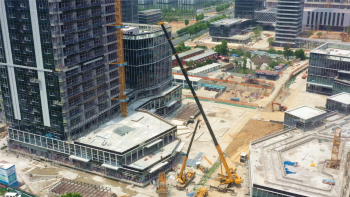 零失誤拿下！徐工G2代XCA200G8-1盲區(qū)作業(yè)，精準(zhǔn)拆除40米塔吊