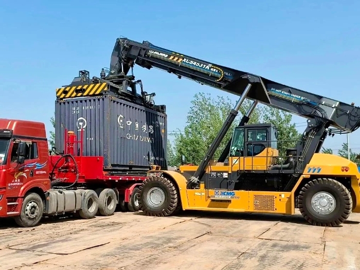 高效正面吊——散裝物料裝卸、輸送解決方案專家！