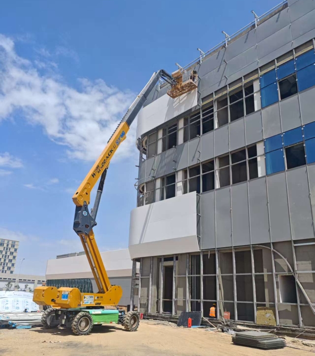 智穩(wěn)高效！徐工XGS22ACK-Li，蘭州機場上的綠色高效引擎