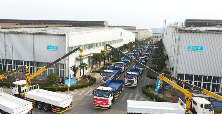 2025年，徐工隨車起重機(jī)再度開拔“一帶一路”，助力當(dāng)?shù)亟ㄔO(shè)。