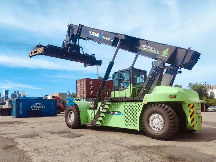 徐工E5系列正面吊開啟“零碳港口”新實(shí)踐