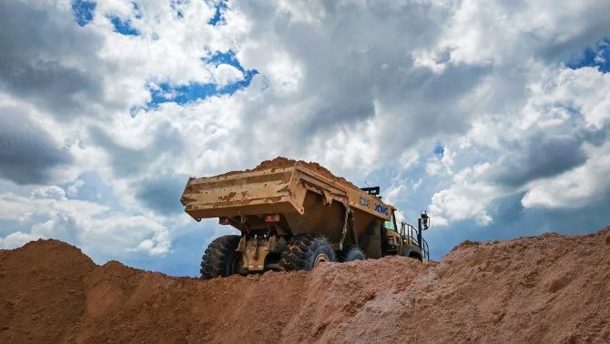大展身手，徐工“礦山越野王”征戰(zhàn)東南亞