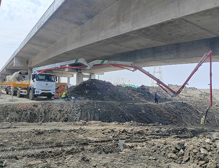 輕靈穩(wěn)??！徐工33米泵車領(lǐng)航新城鎮(zhèn)基建