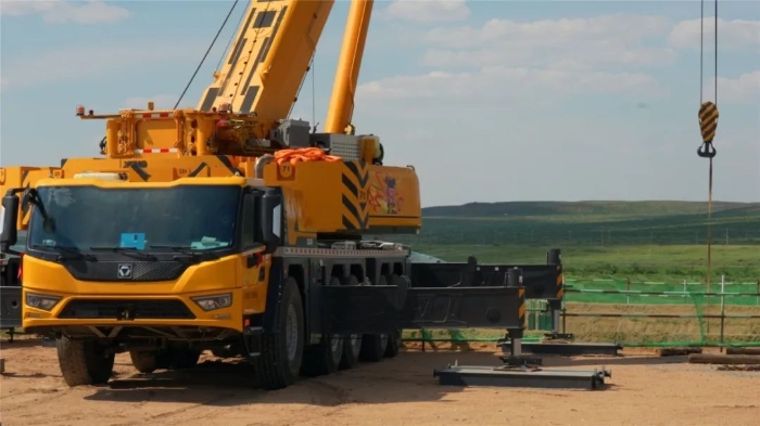 穩(wěn)鉤定乾坤！徐工G2代XCA200G8-1決勝風(fēng)電基礎(chǔ)吊裝