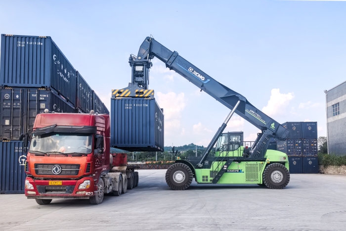 綠色賦能！大宗物資轉(zhuǎn)運(yùn)的“效能標(biāo)桿”