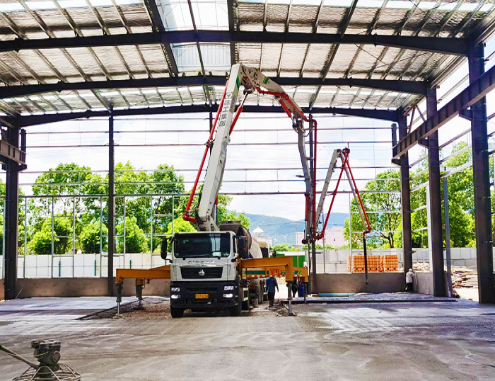 鋼鐵脊梁！徐工HB37米泵車顯實(shí)力 ！