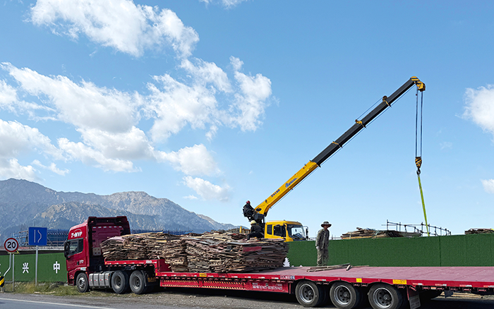 徐工 “鋼鐵力士” 亮劍西北，硬核吊裝火力全開