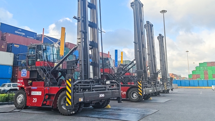 逐綠向新，東方大港涌動(dòng)“徐工純電力量”！