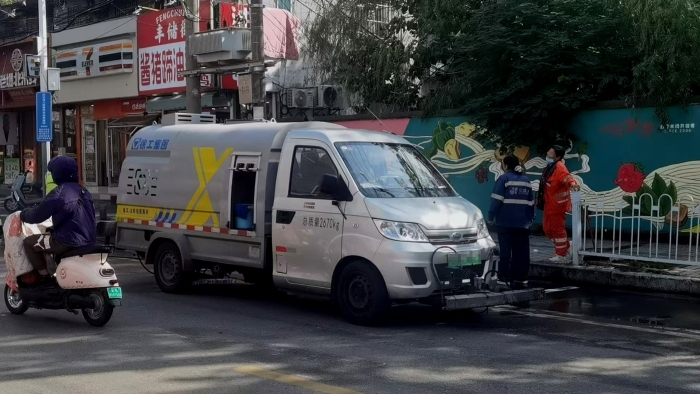 徐州這條網(wǎng)紅巷的“臉面”，竟被這臺車承包了？！