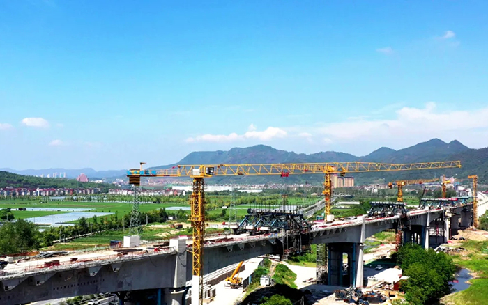 凌空起舞，飛跨南北！徐工群塔助建浙江“詩畫走廊”